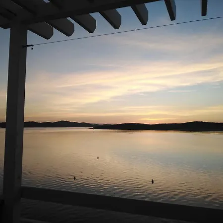 Sunrise- Uz Lägenhet