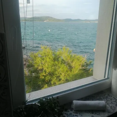 Sunrise- Uz Lägenhet