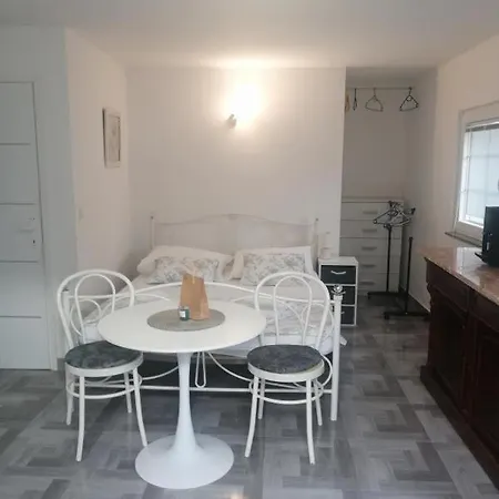 Sunrise- Uz Lägenhet Betina (Sibenik-Knin)