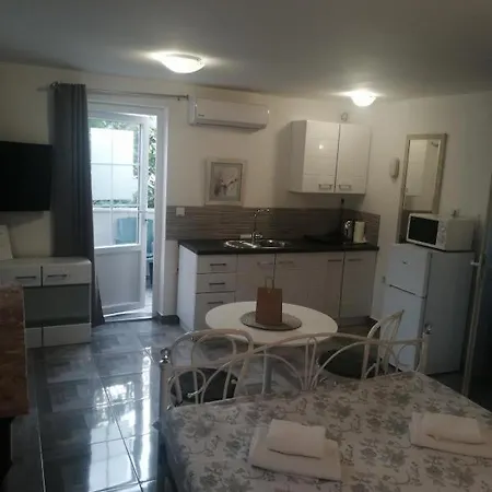 Sunrise- Uz Lägenhet